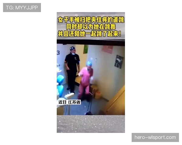 电梯里碰到鲍春来，手拎塑料袋那一刻我差点以为认错了人